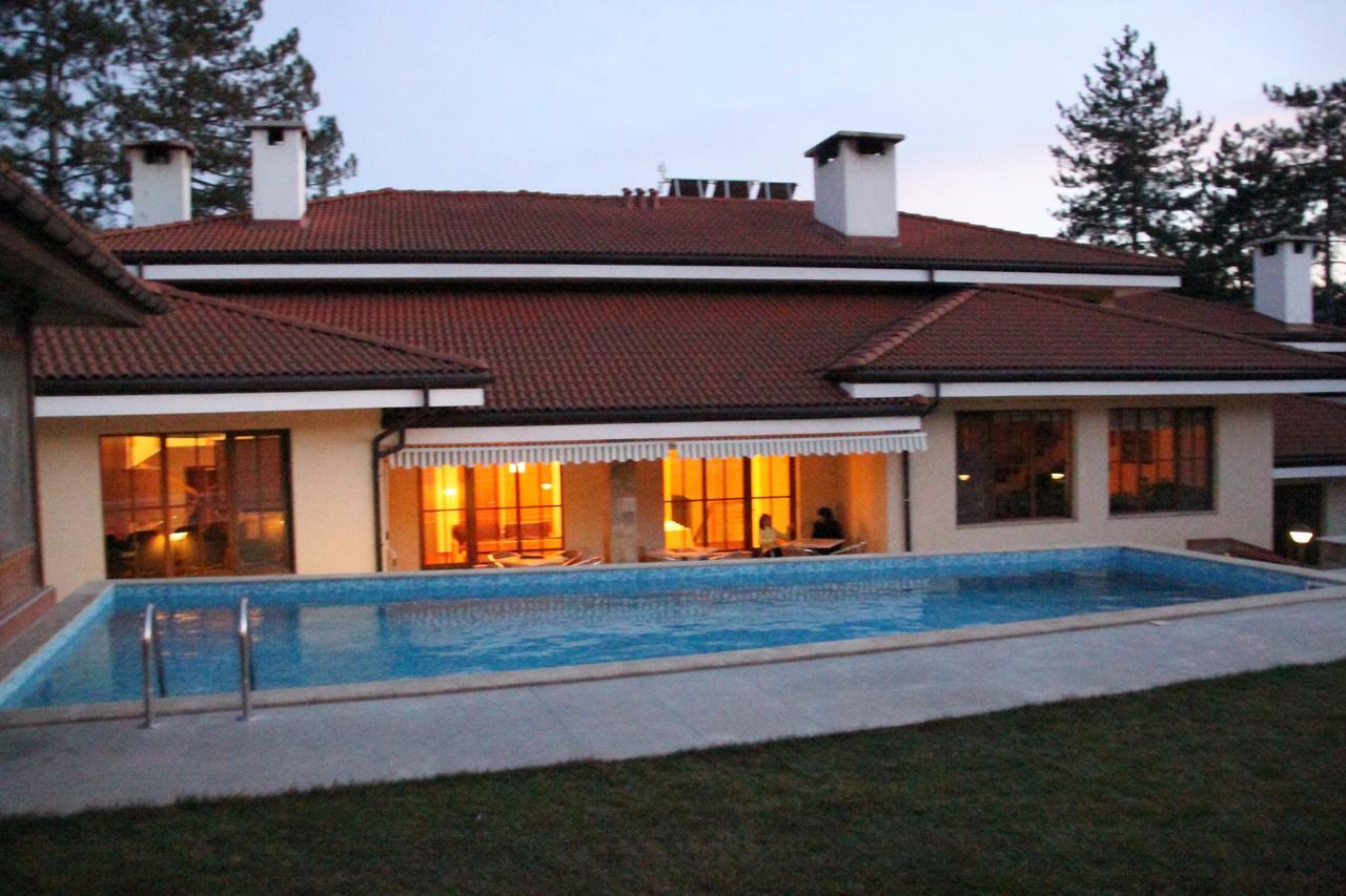 Hotel Black Stork Nisova Exterior foto